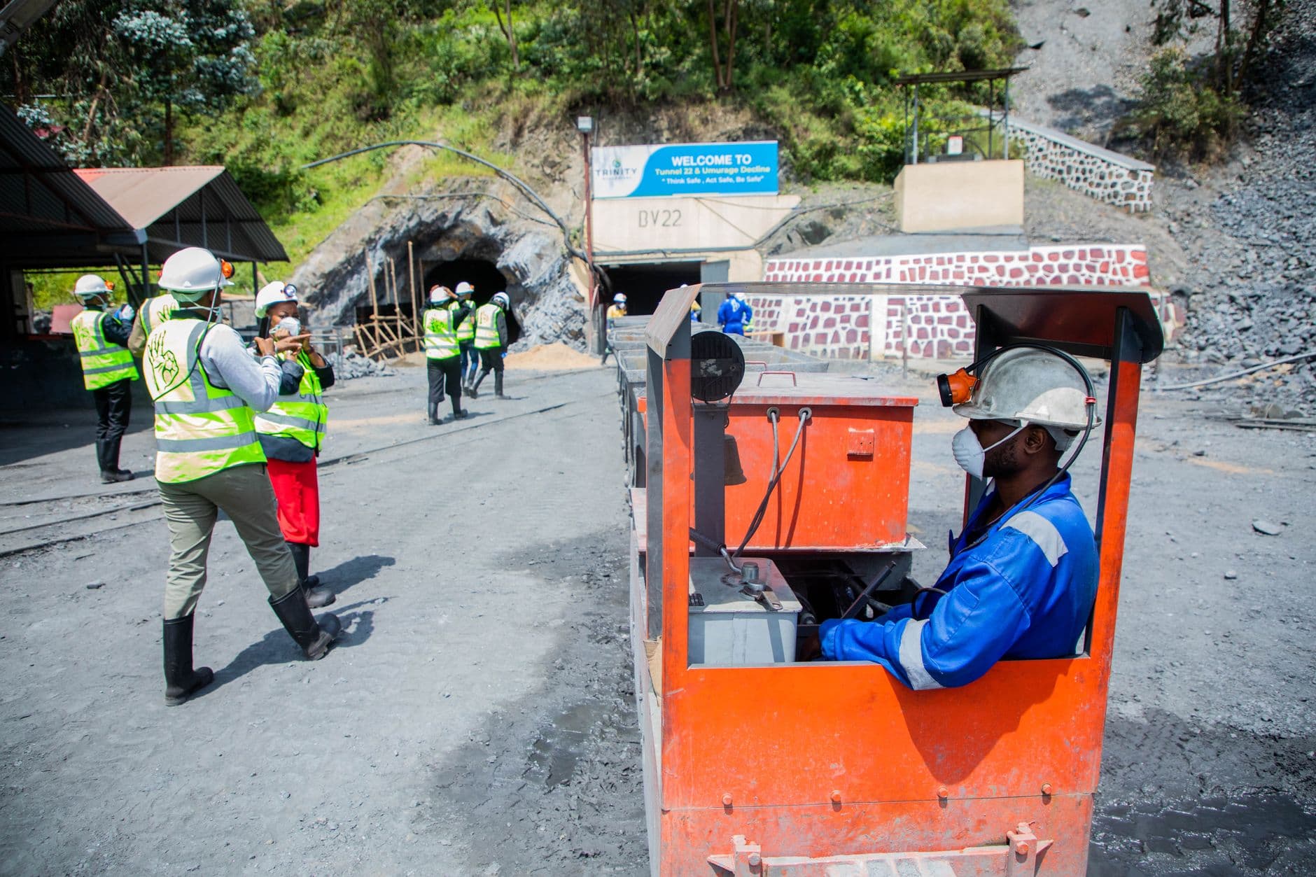 mine site worker safety vest